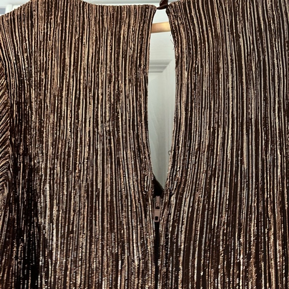 Francesca metallic v neck Josephine shimmer dress - Picture 6 of 8